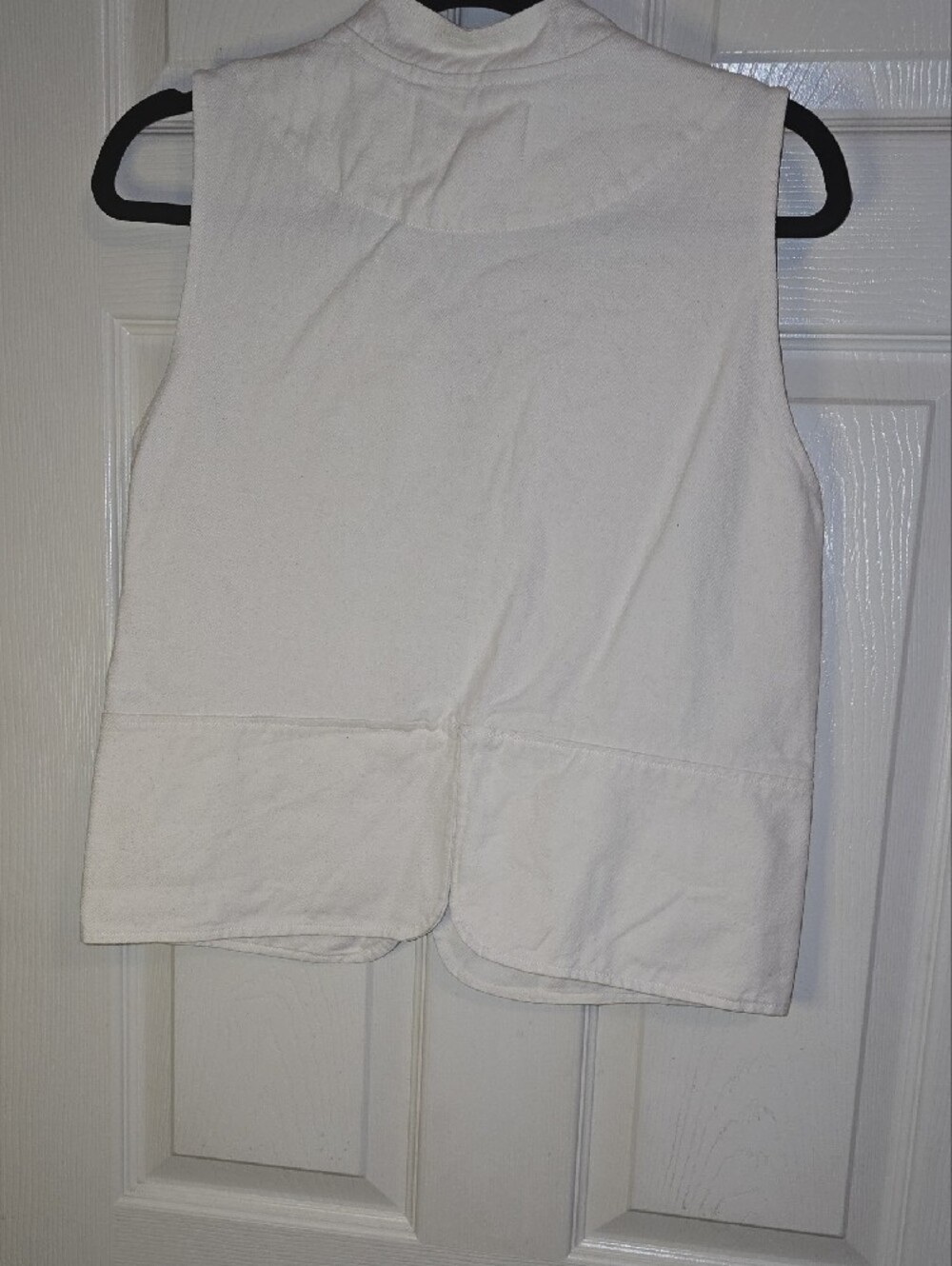 Hackwith White Cotton Sleeveless Vest - Picture 5 of 6